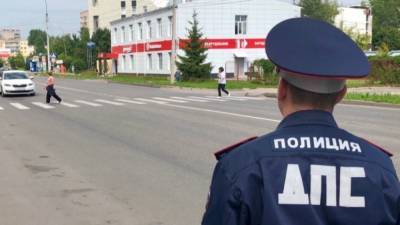 Пьяный кемеровчанин вручил сотрудникам ДПС набор для барбекю вместо водительских прав - newinform.com - Тюмень - Омск - Кемерово