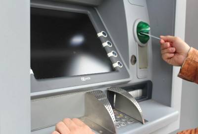 Дмитрий Ферапонтов - Россиян предупредили о возможном подвохе при снятии денег в банкомате - online47.ru