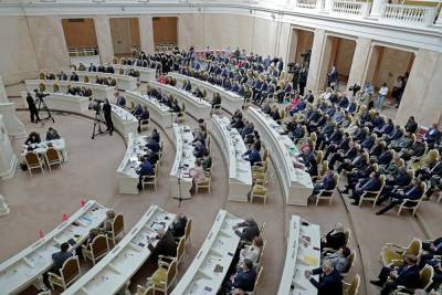 Борис Вишневский - Заксобрание Петербурга приняло ввело маркировку на выборах кандидатов-иноагентов - znak.com - Санкт-Петербург