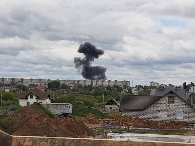 Фотофакт. В Барановичах разбился военный самолет - naviny.by