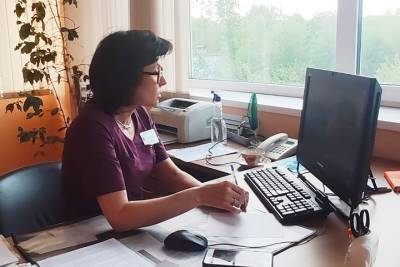 Елена Кац - Доктор Елена Кац провела видеоконференцию для ветеранов ВАО по оформлению электронной медкарты - vm.ru