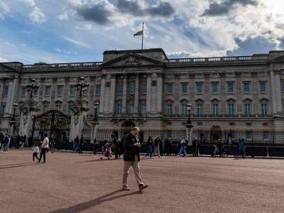 Елизавета II - принц Чарльз - Принц Чарльз планирует сделать королевские дворцы общественными в 2027 году - sobesednik.ru