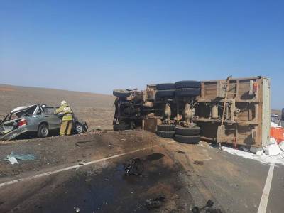 Под Астраханью в ДТП с КАМАЗом погиб водитель легковушки - astrakhanfm.ru - Астрахань - Астраханская обл. - респ. Калмыкия - Камаз