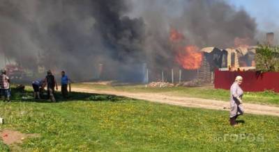 Чебоксарском районе сгорели два дома: "Говорят, поджег маленький ребенок" - pg21.ru - район Чебоксарский