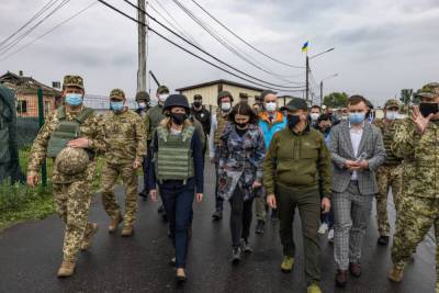 Кая Каллас - Премьер-министр Эстонии посетила оккупированные Киевом территории Донбасса - news-front.info - Украина - Киев - Эстония - Донбасс