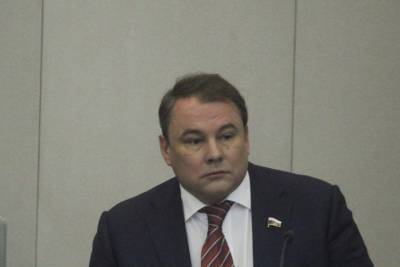 Петр Толстой - Депутат Толстой назвал ЕГЭ насилием над детьми - mk.ru