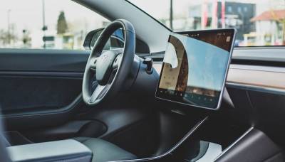 В Висконсине остановили водителя, который спал, пока его Tesla ехала на автопилоте - usa.one - штат Висконсин