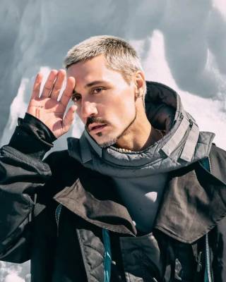 Дмитрий Билан - Константин Богомолов - Богомолов заставил Диму Билана раздеться и «заняться» сексом ради клипа на песню «Она моя» - actualnews.org