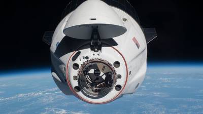 Виктор Гловер - Соити Ногути - Майкл Хопкинс - Шэннон Уокер - Корабль Crew Dragon отстыковался от МКС для возвращения на Землю - iz.ru - Израиль - шт.Флорида