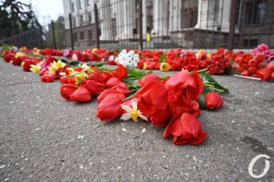 Годовщина одесской трагедии: на Куликовом поле возложили цветы (фоторепортаж) - odessa-life.od.ua - Одесса