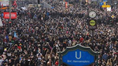 «Революционный Первомай» в Берлине: демонстранты забыли о карантине - germania.one - Берлин