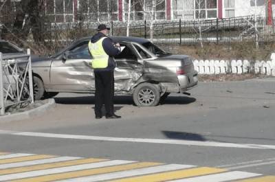 В Омске священник на Mercedes уснул за рулём и устроил ДТП - govoritmoskva.ru - Москва - Омск