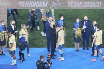 Артем Дзюба - Сердар Азмун - «Зенит» досрочно оформил чемпионство в матче против «Локомотива» - versia.ru - Москва - Санкт-Петербург