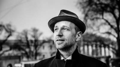 Десятый сезон концертов на крышах в Петербурге откроет Billy's Band - piter.tv - Москва - Санкт-Петербург