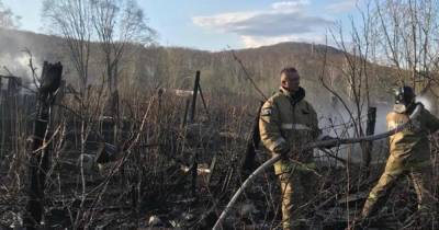 Дача и десять построек выгорели из-за поджога на Камчатке - ren.tv - Камчатский край