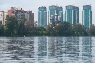 Берег Невы в Рыбацком размыло ливнями - neva.today - Санкт-Петербург