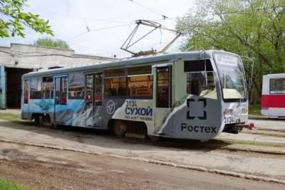 В Новосибирске вышел на маршрут трамвай № 14 с истребителем на борту - novos.mk.ru - Новосибирск