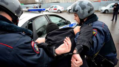 Валентин Матвиенко - Антон Орлов - В России предложили запретить СМИ упоминать личные данные преступников - gazeta.ru - Казань - Керчь