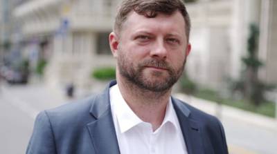 Владимир Зеленский - Александр Корниенко - В «Слуге народа» похвастались, что Зеленский выполнил 28% обещаний - ru.slovoidilo.ua