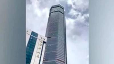 В Китае небоскреб вновь стал раскачиваться - iz.ru - Шэньчжэнь