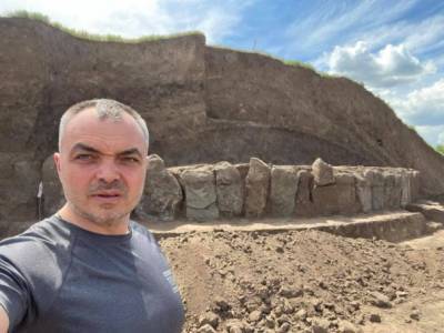 Возле Днепра нашли украинский «Стоунхендж» - real-vin.com - Украина - Днепропетровская обл.