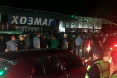 В Киргизии вспыхнул протест из-за отключения питьевой воды в домах - lenta.ru - Киргизия - Бишкек