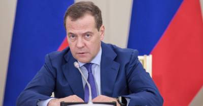 Дмитрий Медведев - Медведев не исключил введение обязательной вакцинации от COVID-19 - klops.ru
