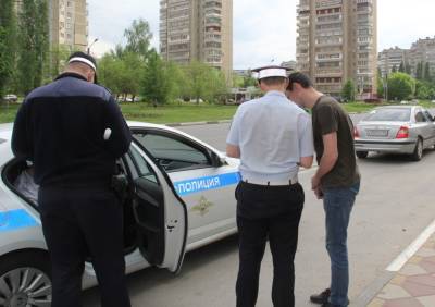 Автоинспекторы с видеокамерами дежурят на пешеходных переходах Липецка - lipetskmedia.ru - Липецк