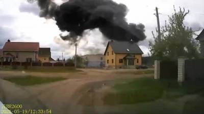Момент крушения военного самолета Белоруссии попал на видео - piter.tv - Белоруссия