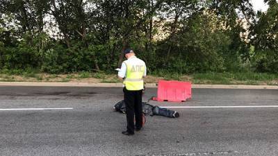 В Екатеринбурге водитель насмерть сбил дорожного рабочего, скрываясь от погони 4 экипажей ГИБДД - nakanune.ru - Екатеринбург