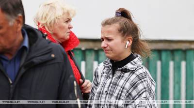 Ценой собственных жизней спасли нас: жители Барановичей благодарны погибшим летчикам за мужество - belta.by