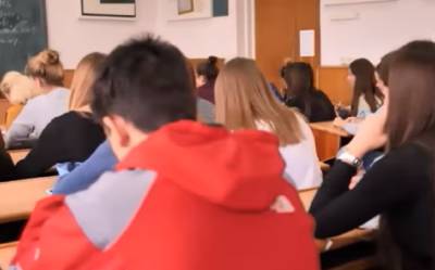 "Била головой о парту": учительница запугала учеников второго класса, скандальные детали - politeka.net - Хмельницкая обл. - Каменец-Подольский