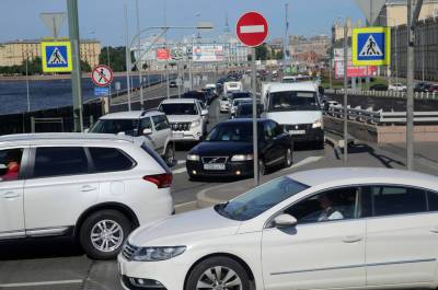 Кирилл Поляков - Смольный возьмёт полномочия по эвакуации автомобилей в Петербурге - neva.today - Санкт-Петербург