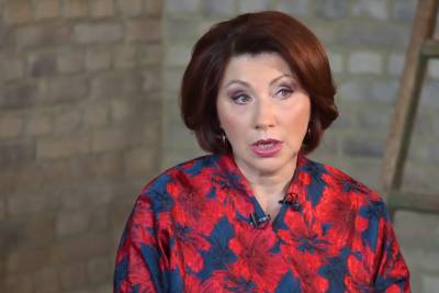 Роза Сябитова - «Как акула»: Роза Сябитова рассказала о своем ритме жизни - vm.ru