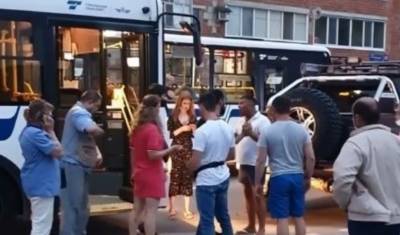 В Тобольске сына депутата исключили из ЕР после езды по газону и драки с пассажирами - nashgorod.ru - Екатеринбург - Тюмень - Тобольск