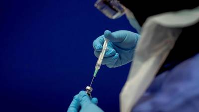 Венгрия отказалась от дополнительных закупок вакцины Pfizer - iz.ru - Венгрия - Reuters