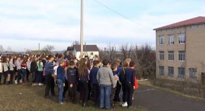 В Харькове восемь человек набросились на школьника, детали: "Сильно избили и сломали..." - politeka.net - Харьков
