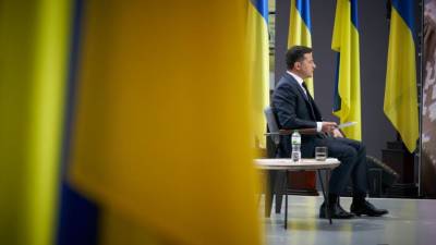 Владимир Зеленский - Антон Бредихин - Политолог оценил идею Зеленского о проведении референдума по Донбассу - iz.ru - Киев - ДНР - ЛНР - Донецкая обл.