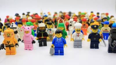 Границы толерантности: LEGO объявила о выходе на рынок ЛГБТ-набора - 5-tv.ru