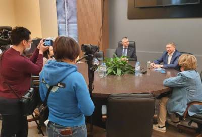 Депутат Госдумы Сергей Яхнюк обсудил развитие Соснового Бора - online47.ru - городское поселение Сосновоборский