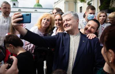 Владимир Зеленский - Петр Порошенко - Вышиванка под пиджак: Порошенко ощутил себя моделью - sharij.net - Иордания