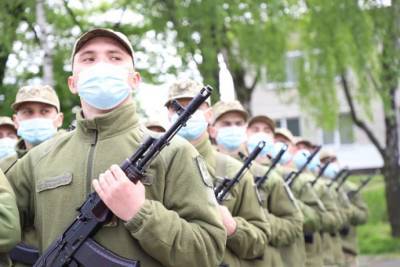 Почти 250 новобранцев-пограничников присягнули на верность Украинскому народу - lenta.ua