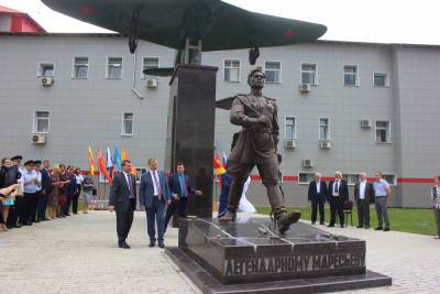 В Тверской области открыли мемориал легендарному летчику Маресьеву - tver.mk.ru - Тверь - Тверская обл.