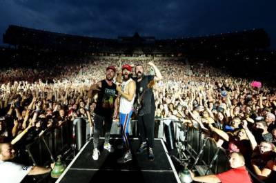 «Hail to the Victor»: гурт Thirty Seconds To Mars випустив ностальгійний кліп з Біллі Айліш - bykvu.com