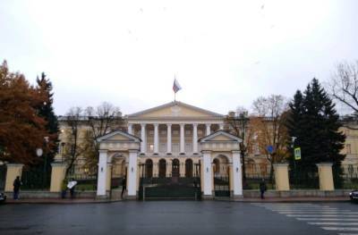 У здания правительства прорвало трубу - abnews.ru - Санкт-Петербург - район Северной