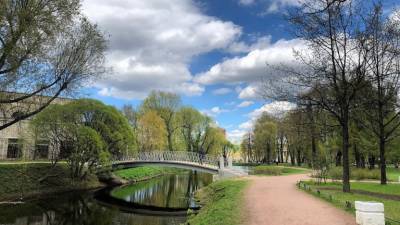 Петербуржцев из-за грозы закрыли в Таврическом саду - neva.today - Санкт-Петербург