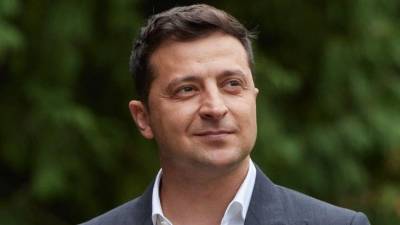 Владимир Зеленский - Владимир Александрович - Ошибка или сигнал SOS: почему Зеленский перепутал вышиванку с косовороткой? - 5-tv.ru - Незалежной