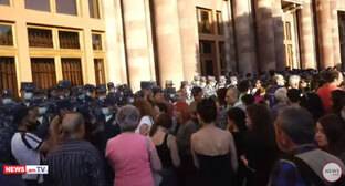 Девять человек задержаны в Ереване на акции против соглашения с Азербайджаном - kavkaz-uzel.eu - Азербайджан - Ереван