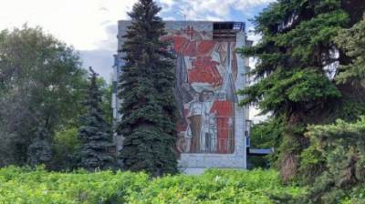 В.И.Ленин - В Пензе начало разрушаться мозаичное панно с В. И. Лениным - penzainform.ru - Пенза - Ленин