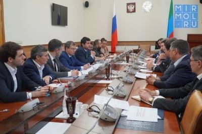 Батыр Эмеев - Правительство Дагестана представило Фонду ЖКХ ряд проектов модернизации объектов ЖКХ - mirmol.ru - респ. Дагестан